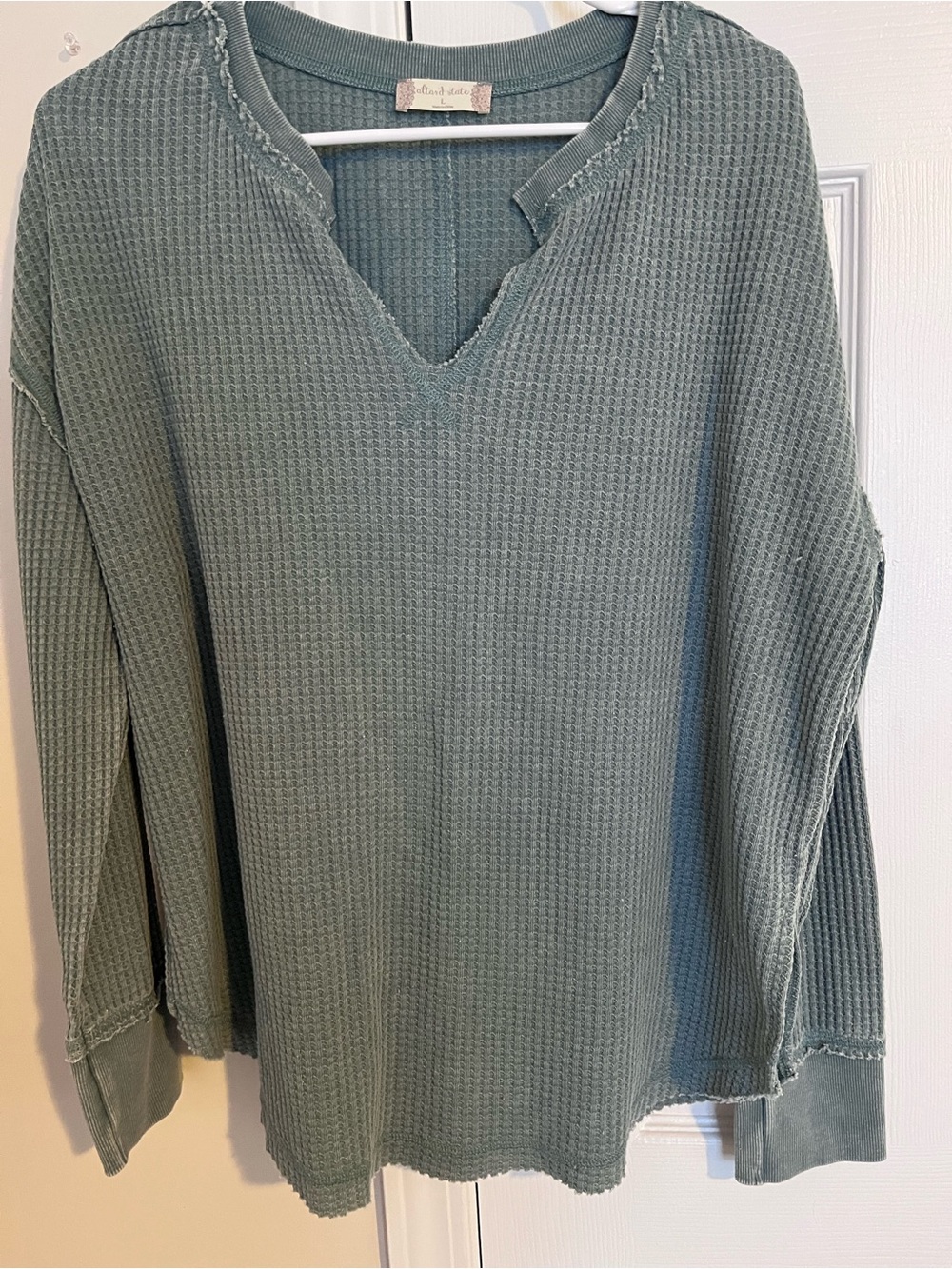 Women’s Altar’d State Sage Waffle Knit V-Neck Pullover size large
